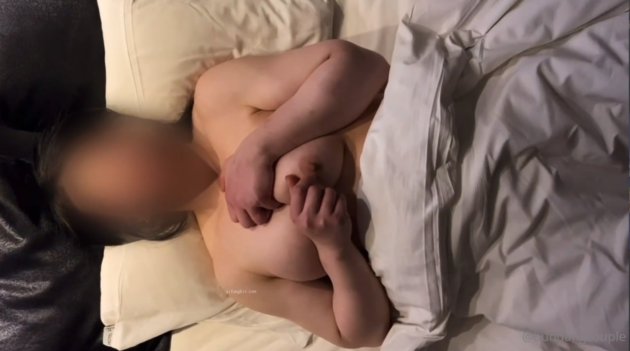丰满美女主播蜜汁丝袜一多自慰大秀 插穴爆菊花
